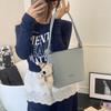 Bolsa Pequena Simples Retrô para Mulheres 2025 Nova Moda Bolsa de Ombro Único Bolsa de Axila Design Estilo Estrangeiro Simples Bolsa de Ombro Cruzado Estilo Balde