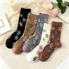 Calcetines altos vintage para mujer, con bordado de flores, estilo coreano, anaglifo, apilados, ¡Novedad de 2024!