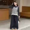 Conjunto Casual de Primavera e Outono para Meninas Estiloso Colete de Tricô Listrado Camiseta Básica Sem Mangas Calça Wide Leg Conjunto de Três Peças