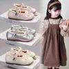 Zapatos de piel para niños 2026 nuevo estilo popular con lazo, zapatos de princesa, suela suave, con cordones, zapatos individuales para niñas pequeñas