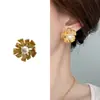 Brincos de Pérola e Flor Estilosos Europeus e Americanos Estilo Ins Moda Retrô Design de Nicho Brincos com Pino de Prata 925 Tendência