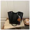Bolsa de Grande Capacidade para o Dia a Dia para Mulheres, Modelo Novo Transfronteiriço 2025, Bolsa Tote Retrô de Cor Sólida, Bolsa de Ombro Versátil com Textura para Mulheres
