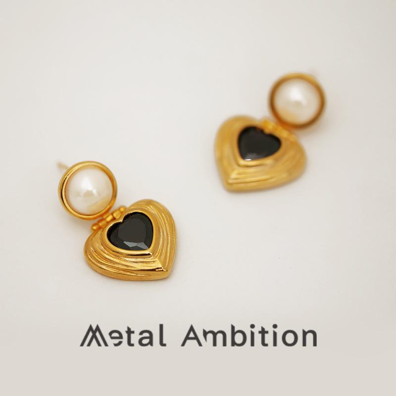 智贝主图_2mso珍珠耳钉女纯银爱心耳环小众设计感复古中