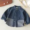 Camisa Jeans Macia Infantil Masculina 2026 Primavera Outono Novo Estilo Blusa Color Block Infantil Tendência Jaqueta de Bebê Feminina Estilosa