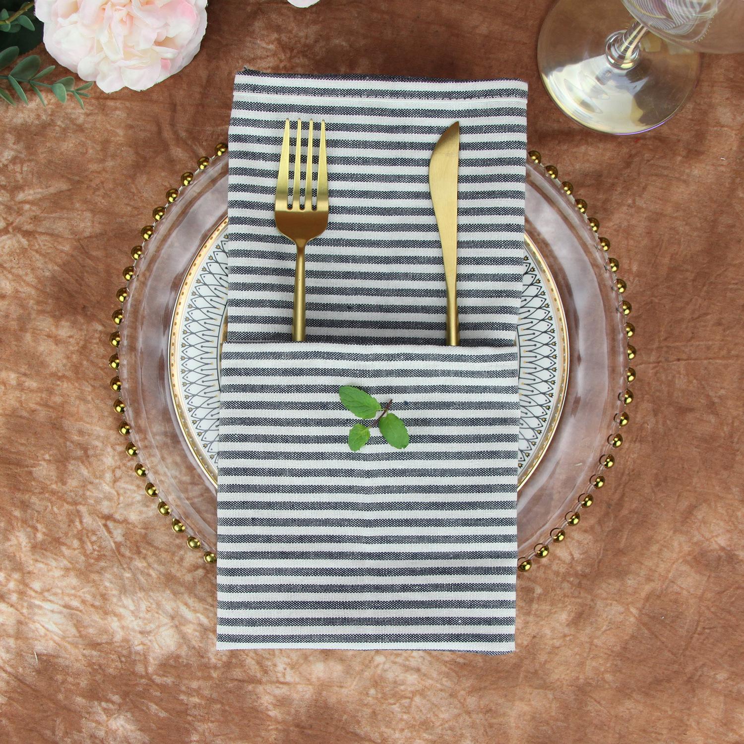 Display_Napkins_012_Black