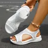 Ropa de exterior casual de verano transfronteriza europea y americana Sandalias de punta abierta con suela gruesa para mujer Sandalias de playa con pedrería Tacones de cuña Venta al por mayor Tallas grandes