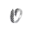 Anillo retro antiguo de plumas europeo y americano moda simple joyería de plata tailandesa anillo de alto sentido de temperamento venta al por mayor