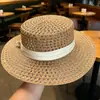 Sombrero de Paja de Verano Hueco para Mujer, Estilo Coreano y Japonés, Sombrero de Playa para Exteriores, Sombrero de Sol Sencillo Versátil, Sombrero de Paja Decorativo, Nuevo Diseño de Copa Plana