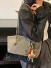 Bolsa de Ombro Transfronteiriça para Mulheres 2026 Outono e Inverno Novo Estilo Alto Valor Retrô Versátil Grande Capacidade Bolsa Tote de Ombro para o Dia a Dia