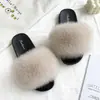 Pantuflas de felpa mullida para mujer, superventas transfronterizas, cómodas, antideslizantes, con soporte para el arco, adecuadas para el uso diario casual, y se pueden enviar en nombre de otros