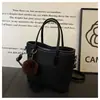 Bolsa de Ombro Versátil da Moda Nova Primavera 2026 Casual de Alta Qualidade para o Trabalho Leve de Luxo Bolsa Saco de Grande Capacidade