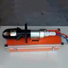 Tijeras hidráulicas de corte para rescate de emergencia y demolición, utilizadas para cortar componentes de estructuras de acero en lugares de accidentes.
