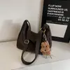 Bolsa de axila de grande capacidade para o dia a dia de mulheres, nova bolsa de ombro simples, bolsa tote de nicho, bolsa transversal moderna e estilosa
