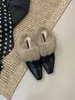 Pantuflas de medio zapato peludas retro de punta para mujer, adecuadas para otoño e invierno, con forro de felpa, estilo mula, zapatos slip-on elegantes y cómodos