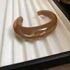 Pulsera Abierta Redonda de Acrílico Retro Europea y Americana, Simple, Moderna, Personalizada, Versátil, Diseño de Joyería para Mano de Nicho