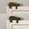 Decoração de Porta de Urso Marrom para Porta de Entrada Nova de Fronteira Moldura de Porta de Casa Urso Marrom de Madeira Urso Preto Enfeites para Moldura de Porta Marrom Preto Nenhum