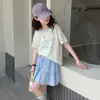 Roupas de Verão para Meninas 2026 Novo Estilo para Crianças Maiores, Camiseta Listrada Doce, Saia de Renda, Saia Curta, Saia Leve de Manga Curta em Linha A