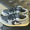 Nuevos Zapatos de Baloncesto Aj1 Negros y Grises Puros Originales Cómodos Antideslizantes Resistentes al Desgaste de Caña Baja Deportivos Aj1 Zapatos para Hombre