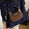Bolsa de ombro feminina 2026, camurça sob o braço, luxo leve, outono, em formato de coração, novo estilo fashion, bolsa de mão simples, transversal