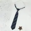 Corbata de moño para hombre Corbata de moño para mujer Floral Versátil JK Uniforme japonés Sin banda elástica Material escolar Jardín de infantes Rayado Estilo Campus