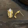 Brincos Originais Banhados a Ouro 18K Espiga de Trigo Pena Zircônia Agulha de Prata 925, Design de Nicho, Luxo Leve, Brincos Simples para o Dia a Dia