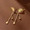 Aretes de Mariposa Hueca Calada, Año del Dragón, Aretes Versátiles de Alta Gama, Joyería de Boda Tres Oros, Regalo para Novia, Regalo de Confesión