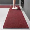 Los tapetes para piso de cocina son absorbentes de agua, antideslizantes, a prueba de aceite, se pueden limpiar con trapo, lavables, resistentes a las manchas y adecuados para puertas de entrada y uso doméstico.