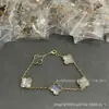 Versão Alta Fábrica CNC V Ouro Trevo de Quatro Folhas Cinco Pétalas Pulseira Flor Fina Banho Espesso 18K Presente para Namorada Aniversário Trevo da Sorte 1 Significado