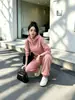 Conjunto de Sudadera Deportiva Casual Estilo Coreano 2026 para Mujer, Corte Holgado, Rejuvenecedor, Moderno Conjunto Rosa de Dos Piezas para Otoño e Invierno