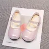 Zapatos de Cuero Elegantes y de Moda para Niñas 2026 Otoño Nuevos Suela Suave Tacones Altos para Niñas, Adecuados con Faldas, Zapatos de Princesa con Estilo para Niños Mayores