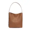 Directo de Fábrica Alta Gama Sensación Gran Capacidad Bolso Cubo Bolso Tejido para Mujer Bolso de Hombro de Nicho Bolso Simple para Commuter de Mujer Nuevo