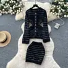 Conjunto de Moda Estilo Tweed para Mujer en Otoño, de Gama Alta, Cuello Redondo de Color Contrastante, Tejido de Manga Larga Ceñido a la Cintura, Falda Corta que Cubre la Cadera
