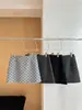 [En Stock] Falda Corta Versátil Estilo Coreano de Lunares Antienvejecimiento Línea A para Mujeres Menudas Invierno 9939