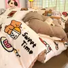 Juego de ropa de cama de cuatro piezas de coral de leche de grado A, funda de edredón de invierno con forro polar, juego de cuatro piezas de franela engrosada tamaño individual/king