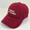 Nueva Gorra de Béisbol de Lana de Cordero Bordada con Letra Otoño e Invierno Engrosada Cálida Estilo Pareja Gorra de Pico Moda Coreana Versátil