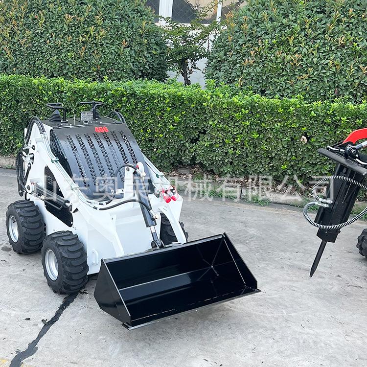 滑移装载机2023.7 (19).jpg