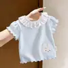 Camiseta de Manga Curta para Meninas Roupa de Verão 2026 Novo Estilo Top Infantil com Gola Babado Floral Camisa Básica para Bebê para o Verão