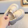 Mocasines Estilo Británico para Niños 2026 Primavera/Verano Nuevos Zapatos sin Cordones para Niñas Mary Janes de Suela Gruesa Zapatos Pequeños de Cuero