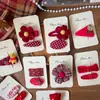 Novo Estilo Coreano Tecido Vermelho Doce Flor Grampo de Cabelo Feito à Mão Infantil Lateral Franja Clip Acessórios de Cabelo Versáteis