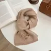 Novo Estilo de Lenço para Mulheres, Estilo Maillard Outono e Inverno Estilo Coreano Lenço de Moda Bordado, Lenço Quente para Estudantes Fabricante Atacado