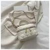 Bolso cuadrado pequeño nuevo al estilo Chanel, con diseño de patrón de rombos, cadena de bolitas dorada y una correa de hombro versátil, lo que lo convierte en un bolso cruzado perfecto.