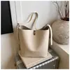 Bolsa de Ombro Estilo Vintage de Luxo para Mulheres 2025 Nova Bolsa Transversal Versátil de Grande Capacidade com Bolsa Pequena tipo Balde
