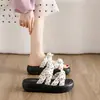 Chinelos femininos de verão, estilo fada versátil, com sola grossa, adequados para combinar com saias, sandálias de praia, tamancos casuais