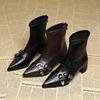 Botas Curtas Punk Estilo Punk Bico Fino Salto Grosso Retrô para Mulheres Novas Europeias e Americanas Botas Slim Zíper Traseiro Botas Martin para Mulheres Venda por Atacado