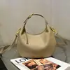 Bolsa de Couro Genuíno Estilo Kasler Meia-Lua Estilo Novo Primavera e Verão Bolsa de Ombro de Couro Bovino de Primeira Camada Bolsa de Mão Casual Bolsa Transversal para Mulheres
