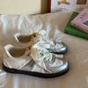 Zapatillas Retro de Suela Gruesa Estilo Hong Kong para Mujer, Novedad Otoño 2026 Zapatos Blancos Suaves con Adorno de Encaje, Versátiles Zapatos de Entrenamiento Casuales Alemanes