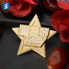 Personalização de crachá deslizante rotativo metal periférico empresarial cultural e criativo logo broche estrela de cinco pontas personalização de crachá de funcionário