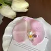 Grampo de Cabelo Flor Phalaenopsis Feminino Fragmento Lateral da Testa Presilha Bico de Pato Atmosfera Praiana Clipe para Foto Adorno de Cabeça Grampo de Cabelo