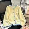 Nuevo diseño dulce y juvenil estilo coreano para otoño e invierno, chaqueta tridimensional con bloques de color florales, suéter cárdigan de punto suave y acogedor para mujer