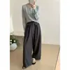 Foto real do novo design de outono de 2026, calça de cintura elástica e perna larga para mulheres, com caimento solto, casual e fluido 17762